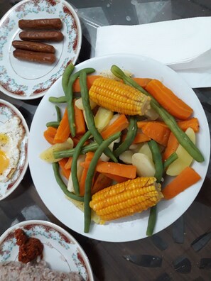 Daily local cuisine breakfast for a fee - Airport Pearl Garden Transit Hotel (Seeduwa - Katunayake)