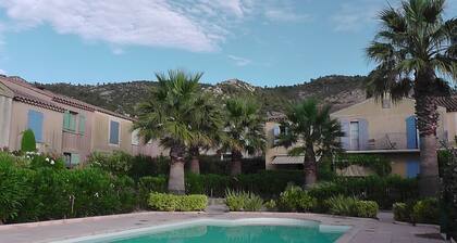 MAISON L'OLIVADE dans résidence privée avec pisc
