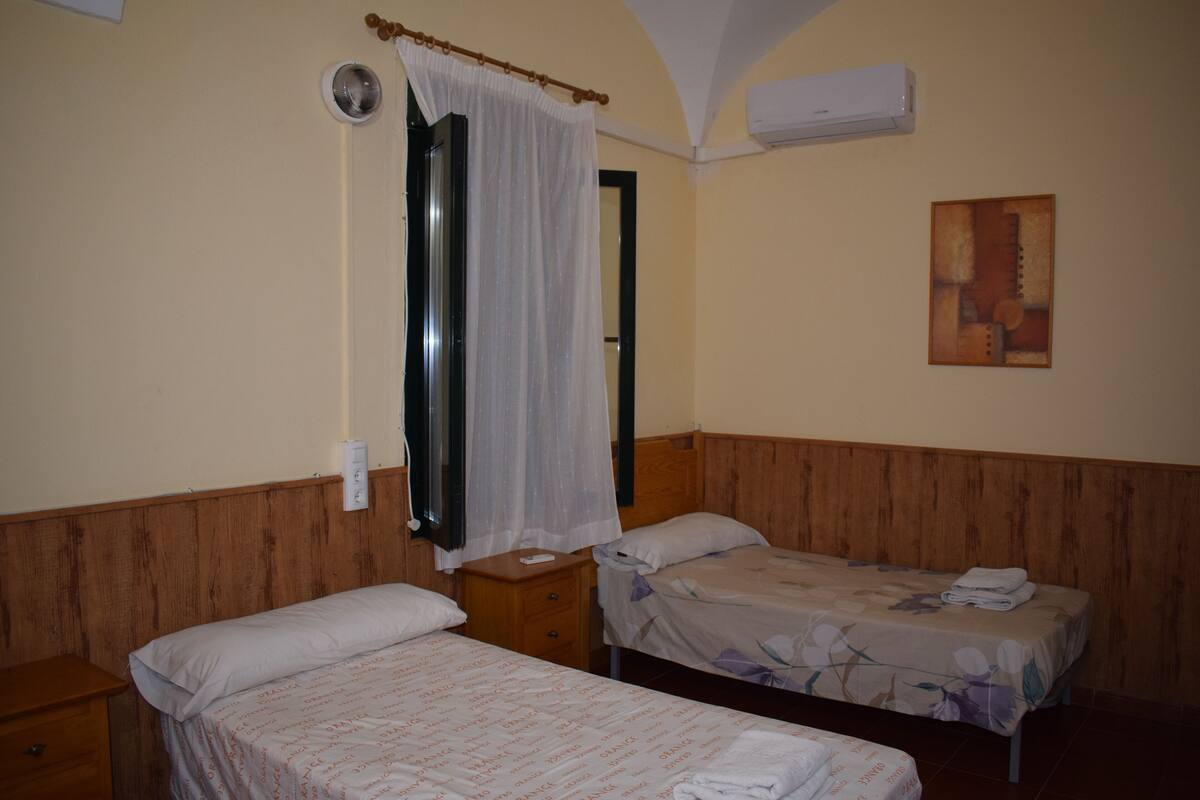 Basic Double Room | Free WiFi, bed sheets