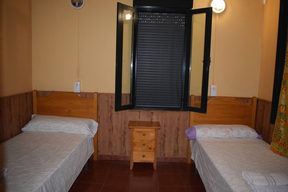 Basic Double Room | Free WiFi, bed sheets
