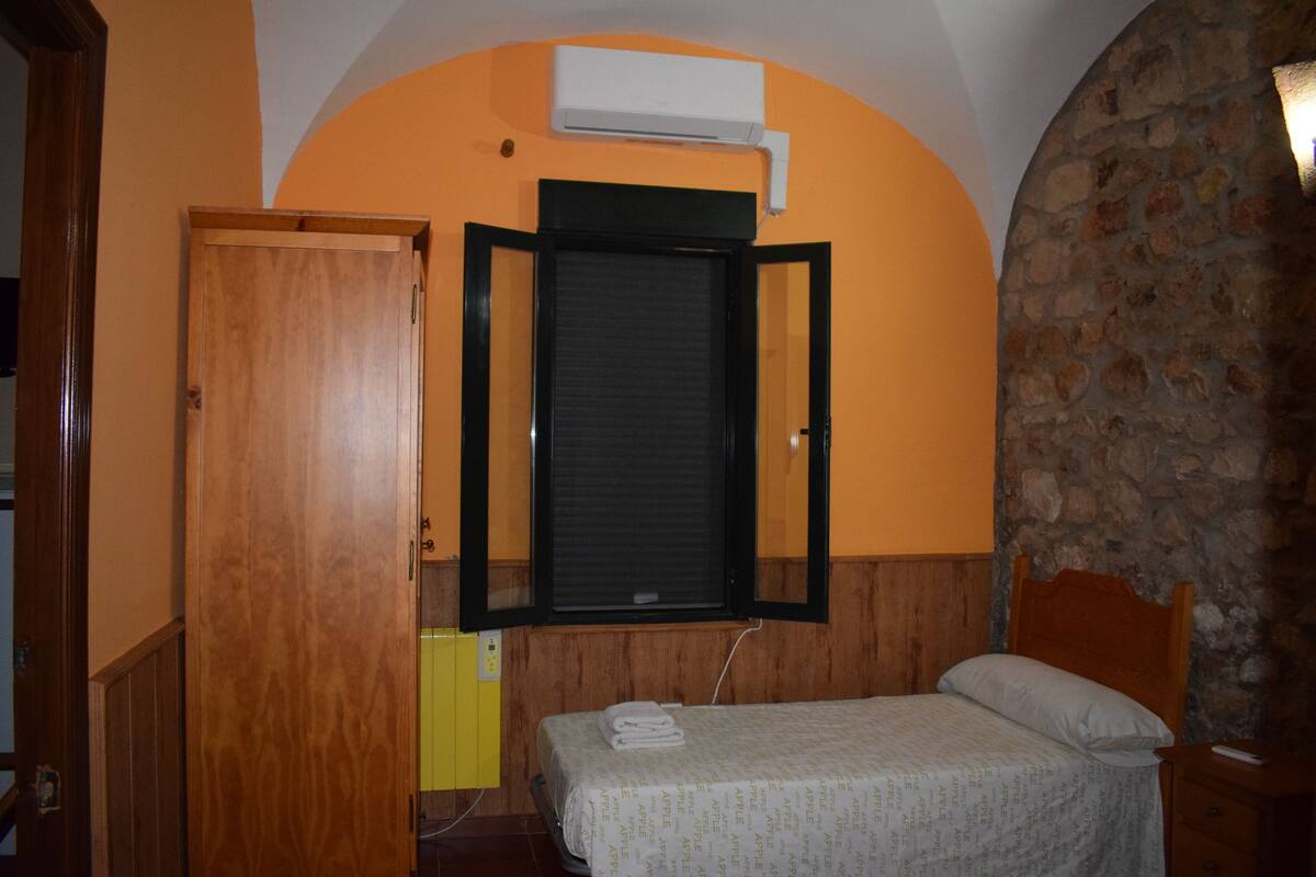 Basic Double or Twin Room | Free WiFi, bed sheets