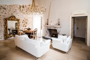 TV - Dimora di Catullo - Ospitalità di Charme (Palazzolo Acreide)