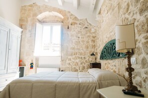 1 habitación, minibar, escritorio y sistema de insonorización 