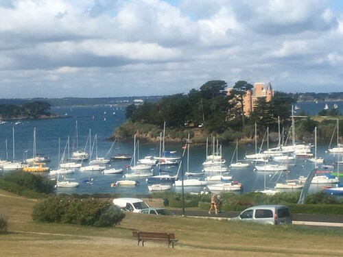 Gemütliche Wohnung, sehr ruhig mit herrlichem Meerblick und 100 m von den Stränden entfernt