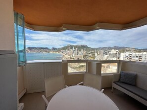 Dining - RUBINO - Front line apartment with sea views and direct access to the beach (Calpe)