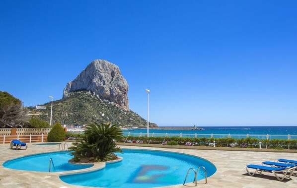 Pool - RUBINO - Front line apartment with sea views and direct access to the beach (Calpe)