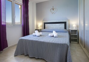 1 bedroom, iron/ironing board, free WiFi, bed sheets - RUBINO - Front line apartment with sea views and direct access to the beach (Calpe)