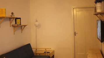 Standard Room, 1 Double Bed | Living area