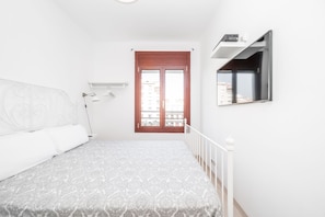3 slaapkamers, een bureau, een strijkplank/strijkijzer, gratis wifi