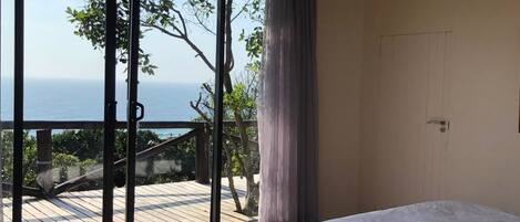 Villa – panorama, flere senger | Skrivebord og sengetøy