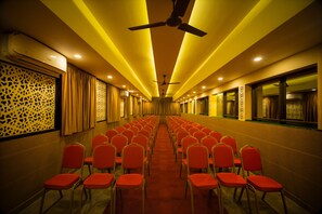 Business center - Oak Field Inn (Kanayannur)