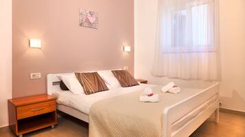 Appartement, 2 chambres, terrasse, vue mer | Wi-Fi gratuit, draps fournis