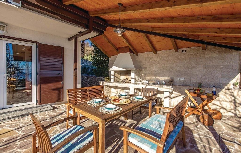 Maison, 2 chambres | Restauration dans la chambre