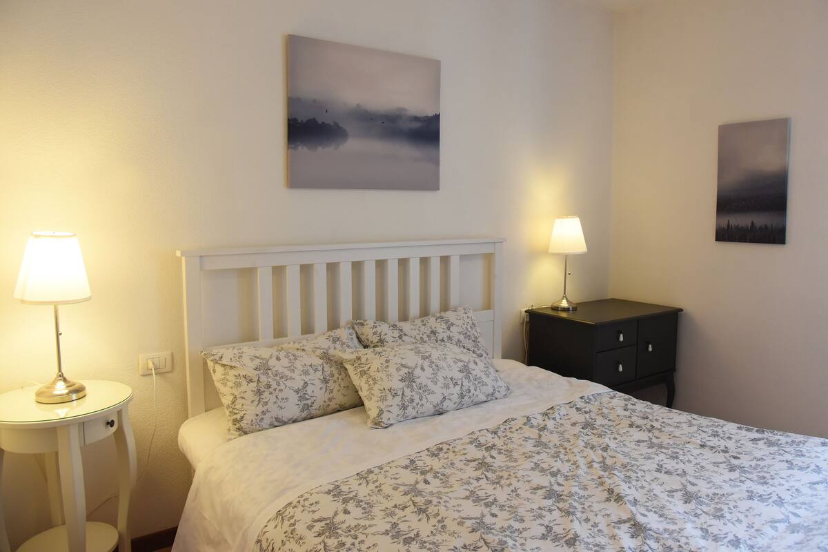 Apartamento Confort, 2 camas dobles, vistas a la ciudad | Ropa de cama de alta calidad, cortinas opacas, camas supletorias