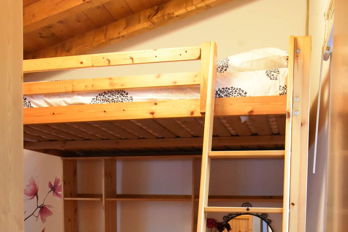 Apartamento familiar, 1 cama doble, no fumadores, en edificio anexo | Ropa de cama de alta calidad, cortinas opacas, camas supletorias