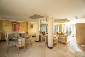 Suite Junior | Area keluarga | TV LCD