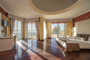 Suite Junior | Brankas, Wi-Fi gratis, dan seprai linen