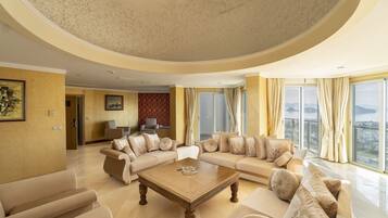 Junior-Suite | Wohnbereich | LCD-Fernseher