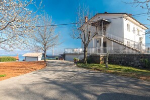 Apartment, 3 Bedrooms, Sea View | Terrace/patio