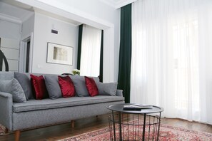 Apartment, Terrace | Living room | LED TV - Huma Suites (Sariyer)