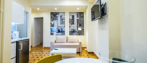 アパートメント 1 ベッドルーム (Modern 1BR Flat) | リビング エリア | スマートテレビ