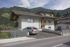 Property grounds - Garni Nill (Schwendau)