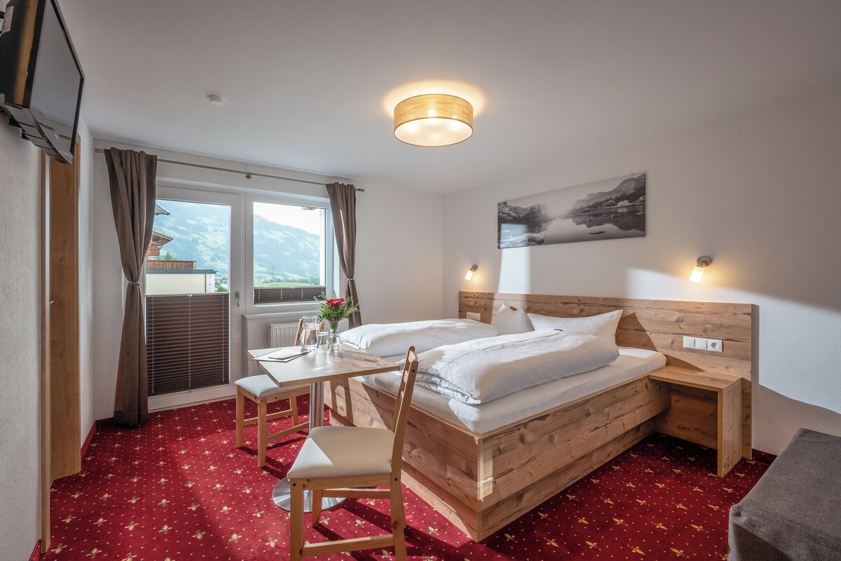 Double Room | In-room safe, desk, blackout drapes, soundproofing