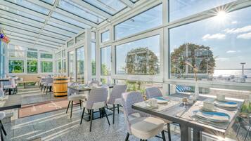 Colazione a buffet a pagamento, servita tutte le mattine