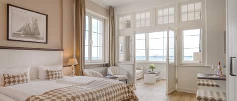 Kahden hengen huone, valtamerinäköala (XL) | Allergiatestatut vuodevaatteet, silitysrauta/-lauta, ilmainen Wi-Fi