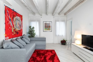 Unclassified image, 5 of 50, button - Venice Heaven Apartments Biennale (Venice)