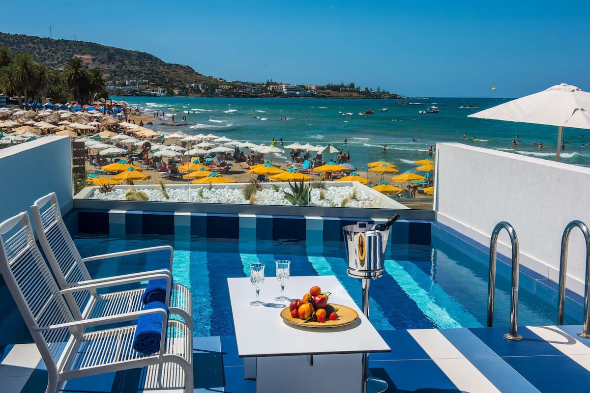 Gold Suite Sea View with Private Pool