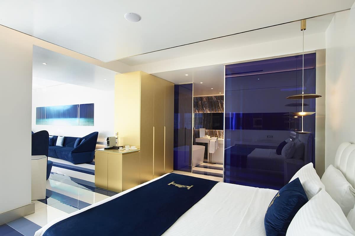 Gold Star Suite with Private Pool | Draps en coton égyptien, literie de qualité supérieure