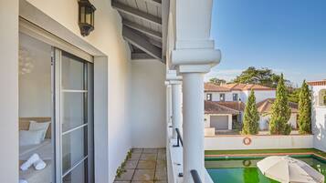 Villa, 2 Bedrooms | 4 bedrooms, free WiFi, bed sheets