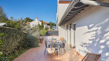 Villa, 4 Bedrooms | Free WiFi, bed sheets