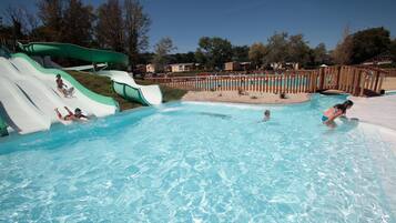 Seasonal outdoor pool, pool umbrellas, sun loungers