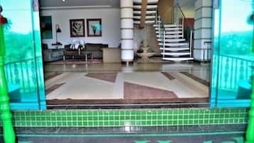 Fachada da propriedade