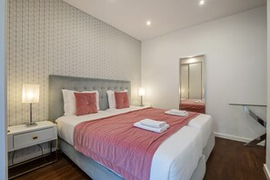 2 bedrooms, desk, iron/ironing board, travel cot