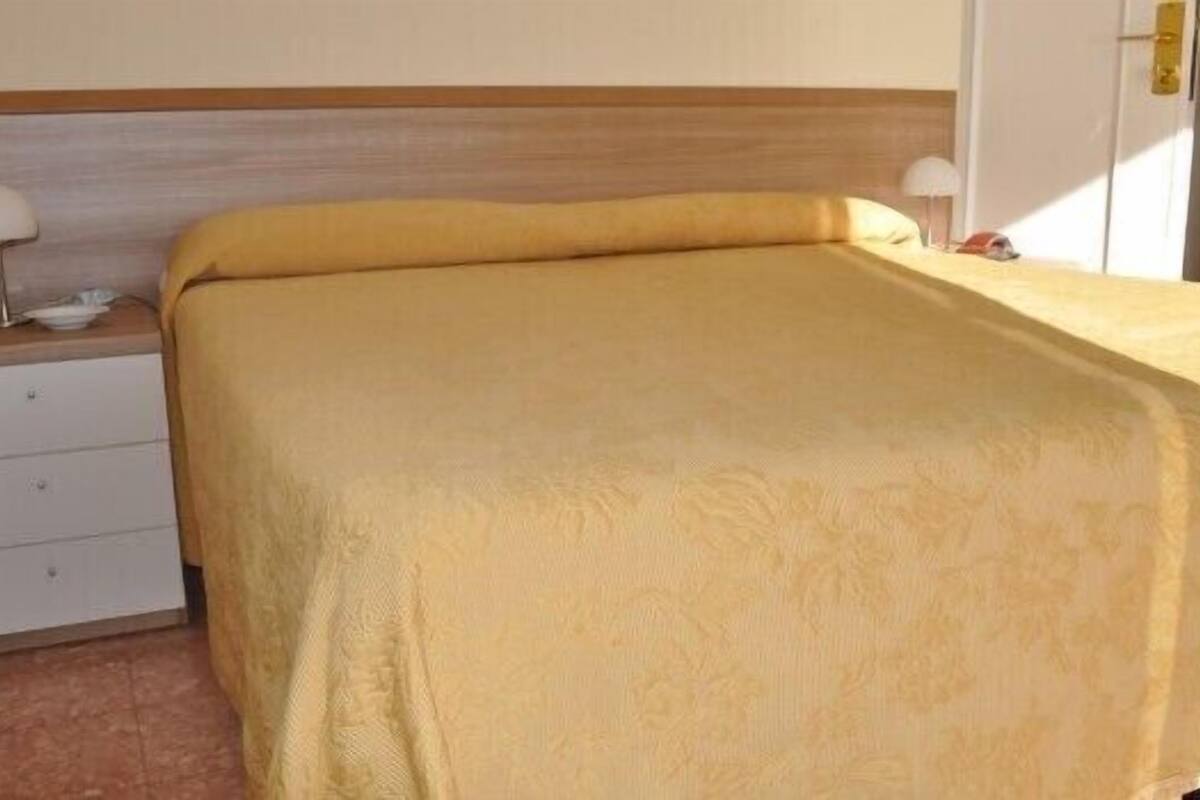 Minibar, soundproofing, cots/infant beds, free WiFi
