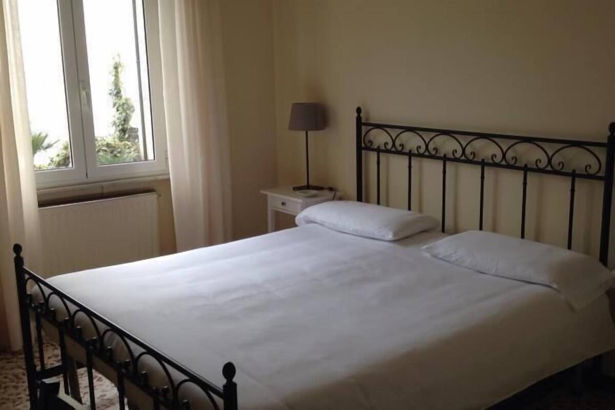 Minibar, soundproofing, cots/infant beds, free WiFi