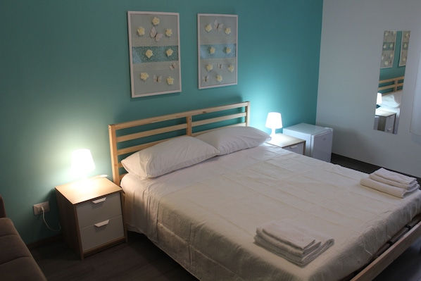 Desk, free WiFi, bed sheets