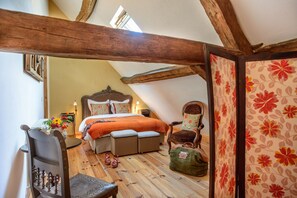 2 bedrooms, iron/ironing board, Internet, bed sheets - Bright loft with private courtyard terrace in a charming area of ​​1740 (Montagny-Lès-Beaune)