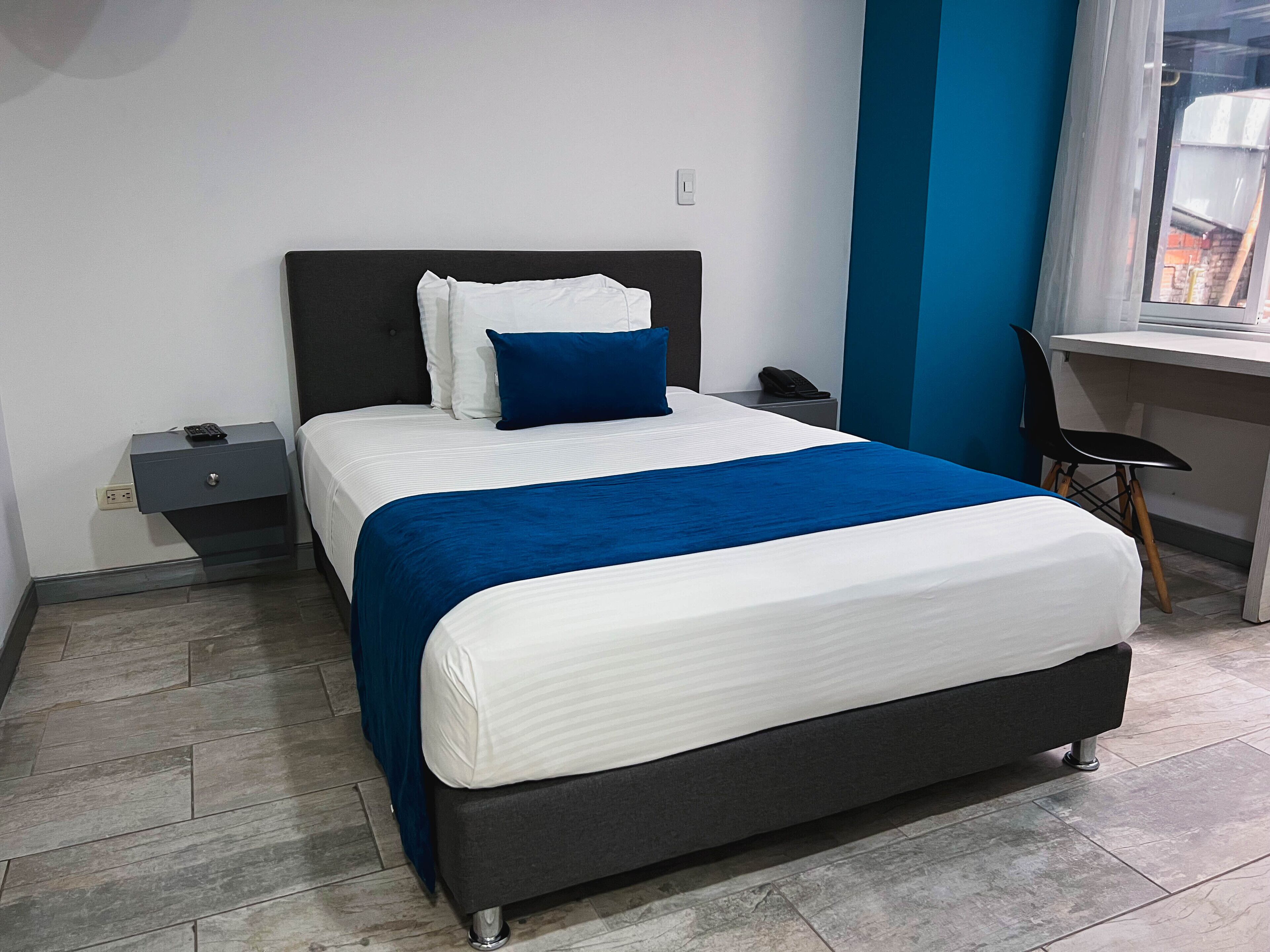 executive room, 1 double bed | in-room safe, desk, blackout curtains, iron/ironing board