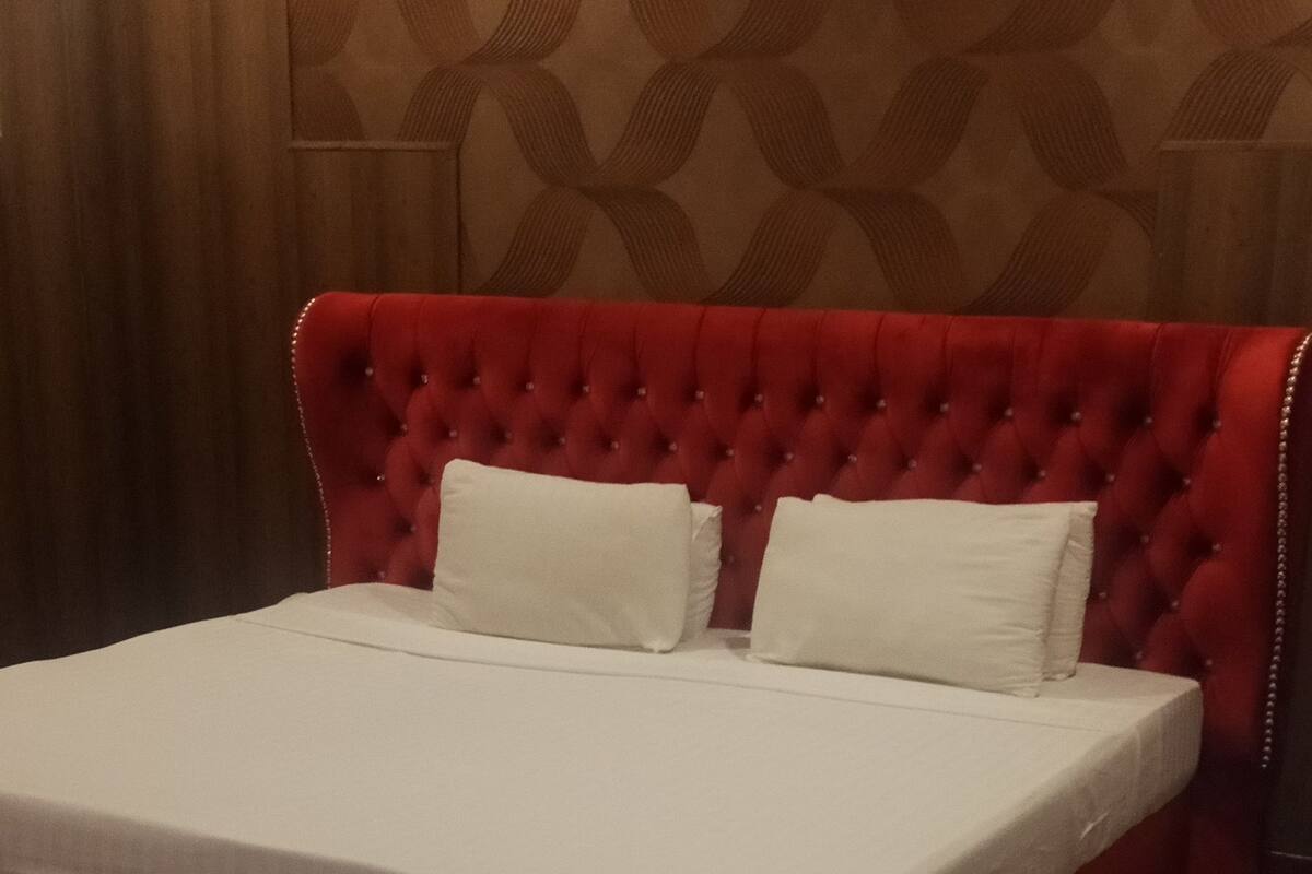 Deluxe Single Room, Multiple Beds | Free WiFi