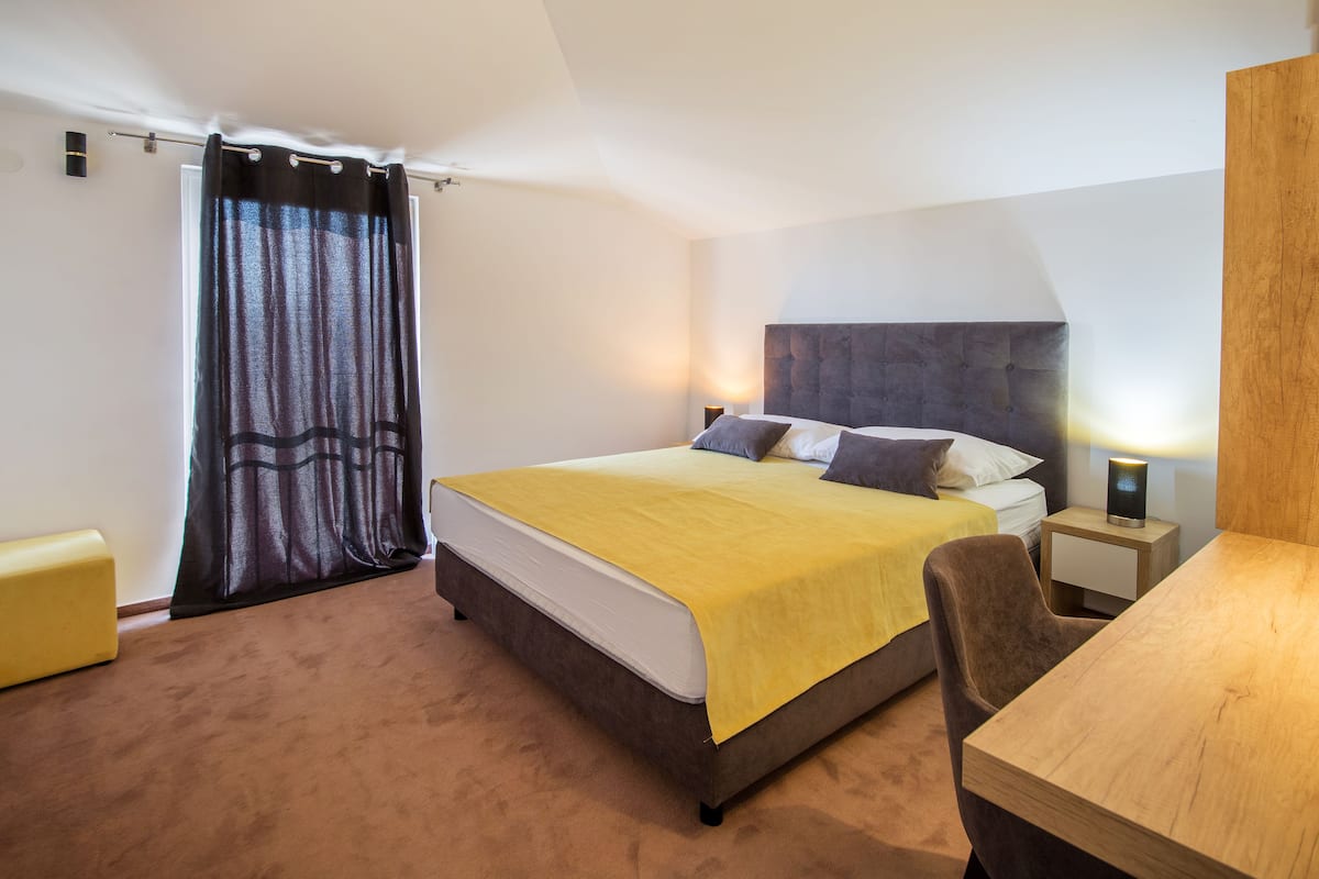 Couette en duvet d'oie, surmatelas, chambres insonorisées