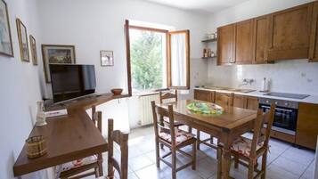 Vila, 4 kamar tidur | Dapur pribadi | Lemari es, oven, kompor, dan mesin pembuat kopi/teh