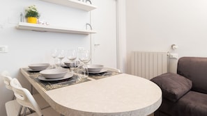 Appartement (1 Bedroom) | Restauration dans la chambre