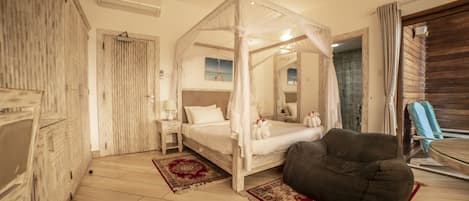 4 bedrooms, premium bedding, in-room safe, individually furnished