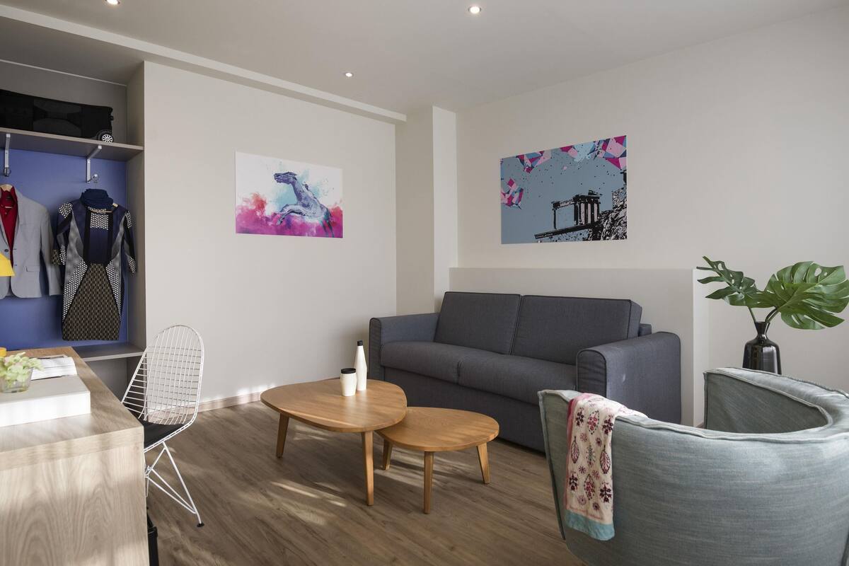 Suite Premium, plusieurs lits | Literie hypoallergénique, surmatelas, coffres-forts dans les chambres