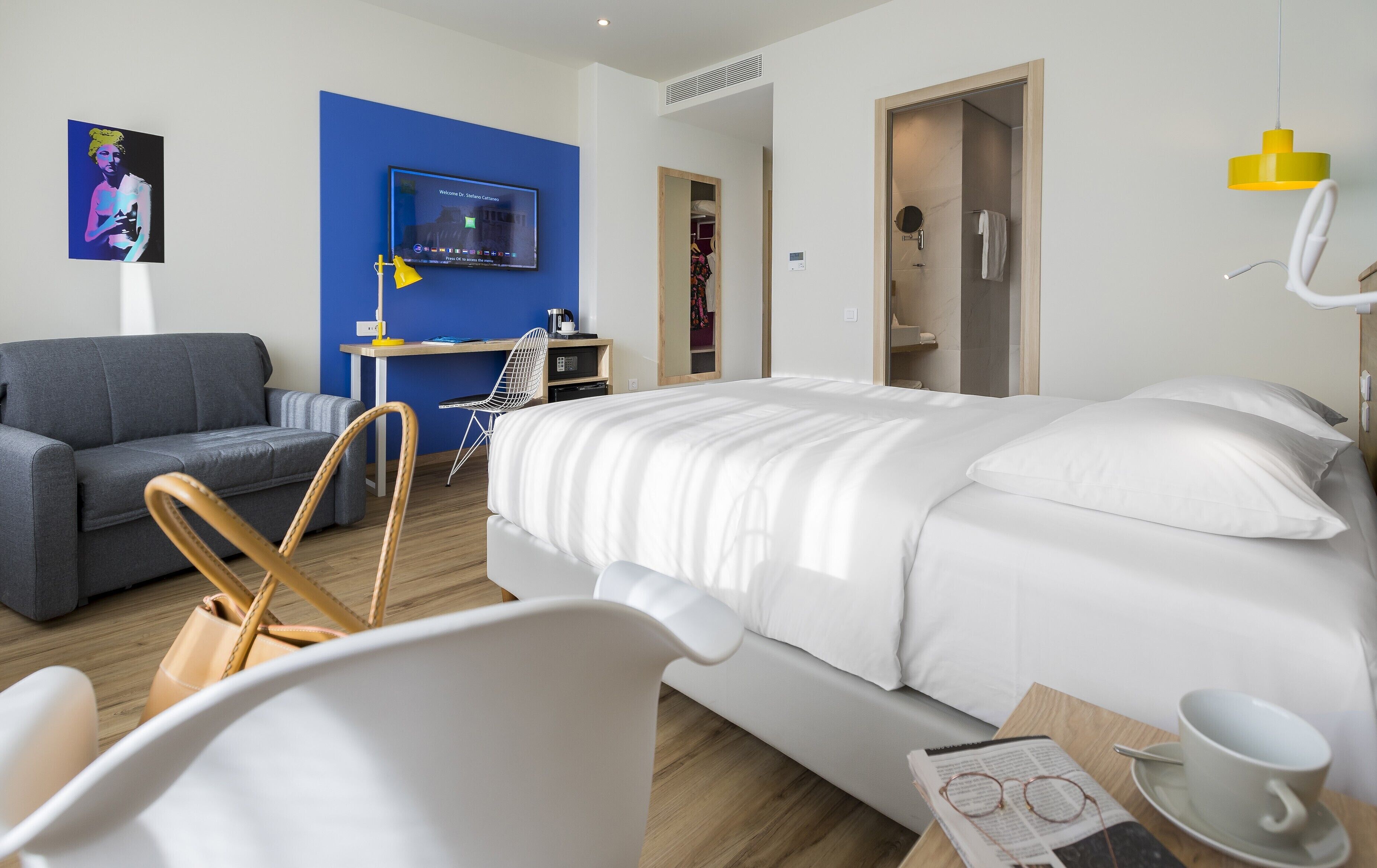Premium Room | Hypo-allergenic bedding available, pillowtop beds, in-room safe, desk