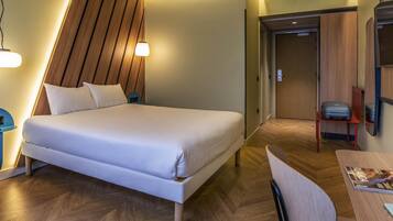 Hypo-allergenic bedding, down comforters, Select Comfort beds, minibar